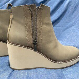 Tom's Tan Wedge Booties - Size 8.5